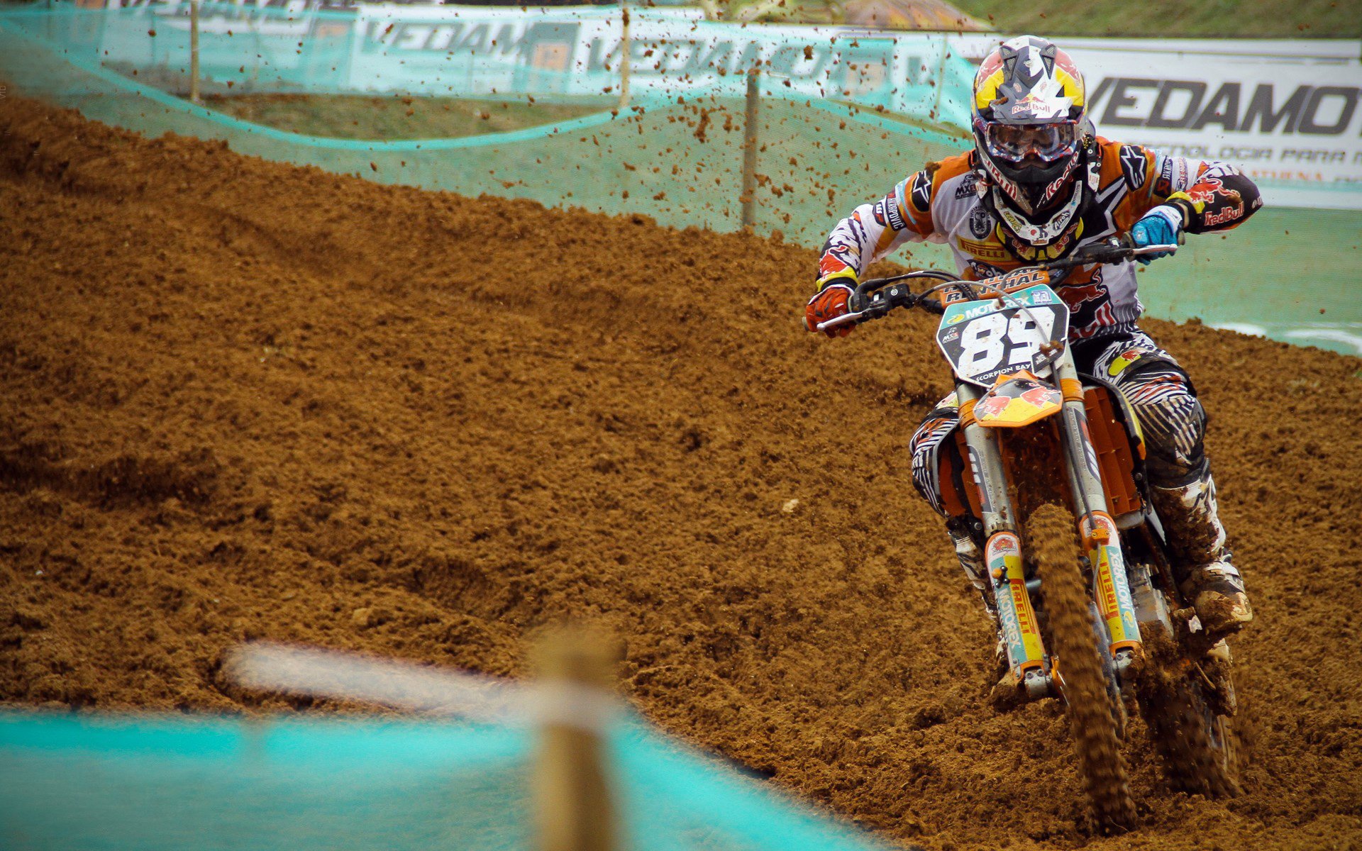 “武术对决：2025世界运动会高新体育中心武者斗志昂扬”